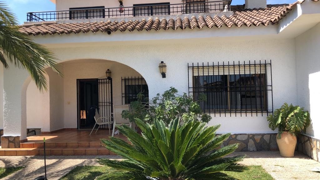Villa a Cabo Roig, Alicante, Spagna 3 camere da letto, 266 mq. N° 145165