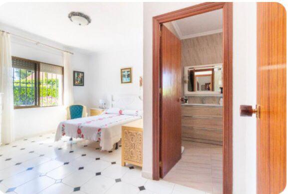 Villa a Cabo Roig, Alicante, Spagna 3 camere da letto, 266 mq. N° 145165
