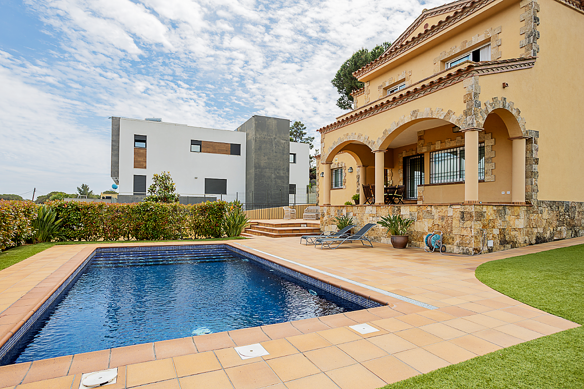 Willa w Lloret de Mar, Girona, Hiszpania 4 sypialnie, 332 mkw. nr 195658