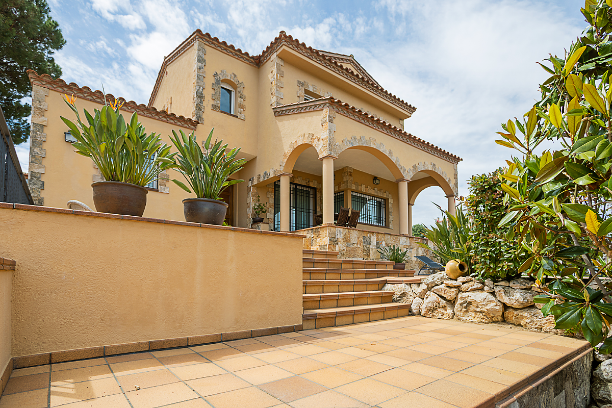 Willa w Lloret de Mar, Girona, Hiszpania 4 sypialnie, 332 mkw. nr 195658