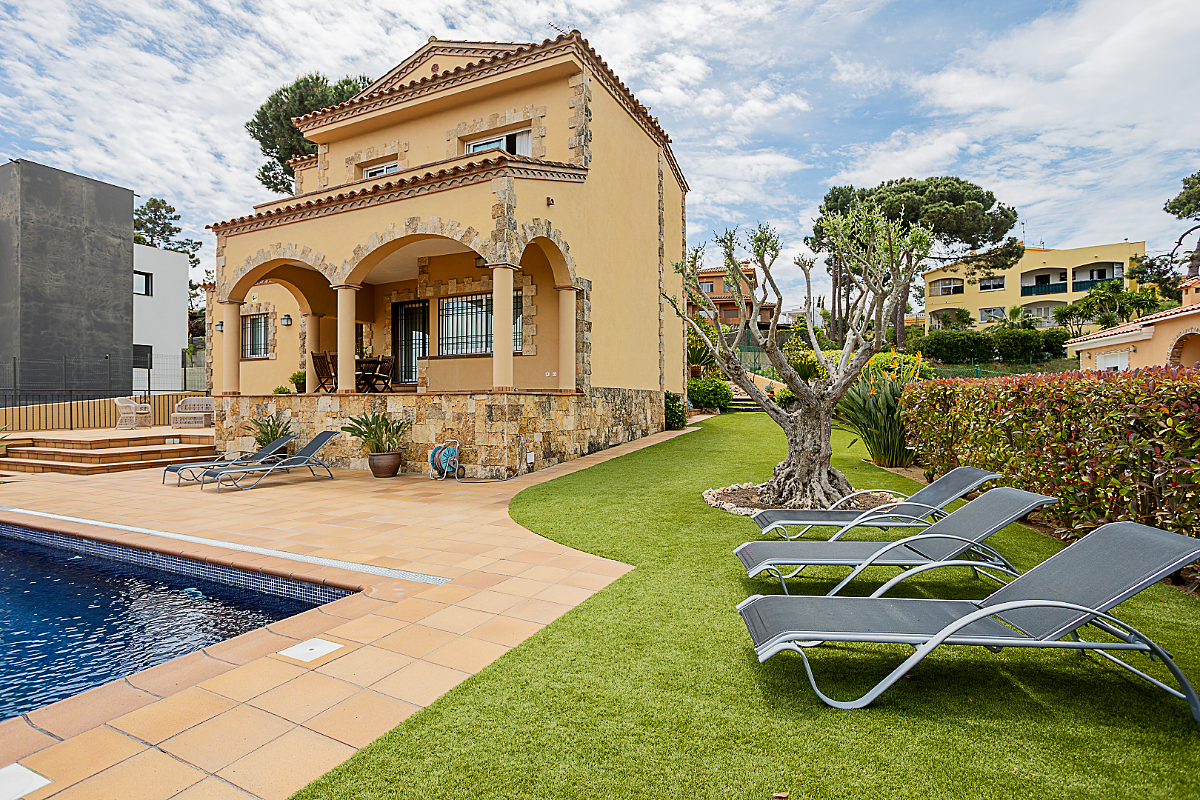 Willa w Lloret de Mar, Girona, Hiszpania 4 sypialnie, 332 mkw. nr 195658