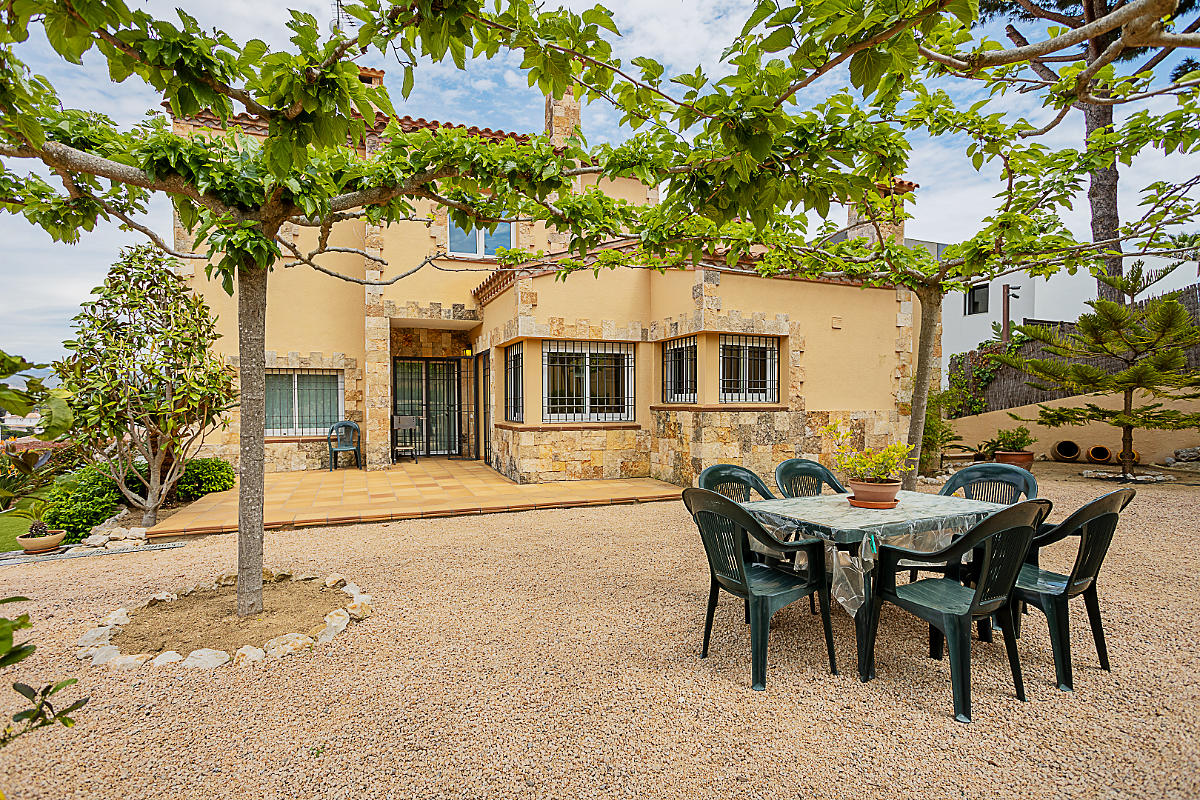 Willa w Lloret de Mar, Girona, Hiszpania 4 sypialnie, 332 mkw. nr 195658