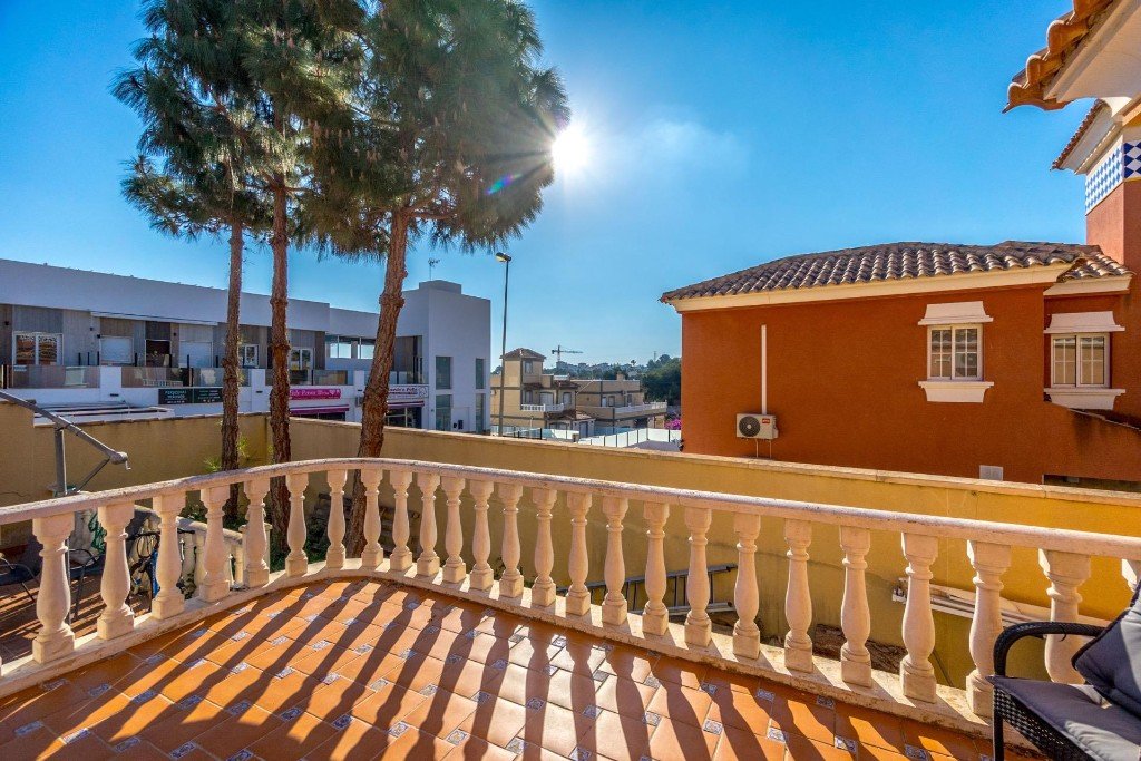 Villa in Villamartin, Alicante, Spanien 3 Schlafzimmer, 213 m2 Nr. 145314