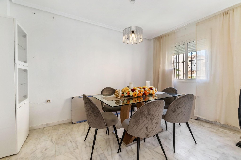 Villa in Villamartin, Alicante, Spanien 3 Schlafzimmer, 213 m2 Nr. 145314