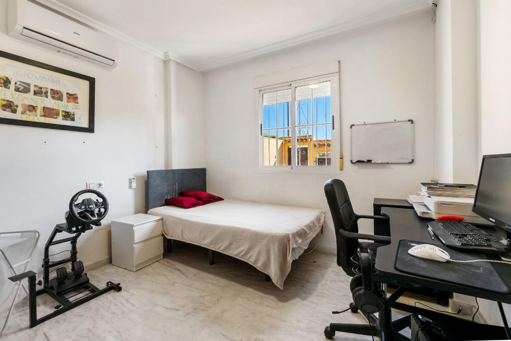 Villa in Villamartin, Alicante, Spanien 3 Schlafzimmer, 213 m2 Nr. 145314