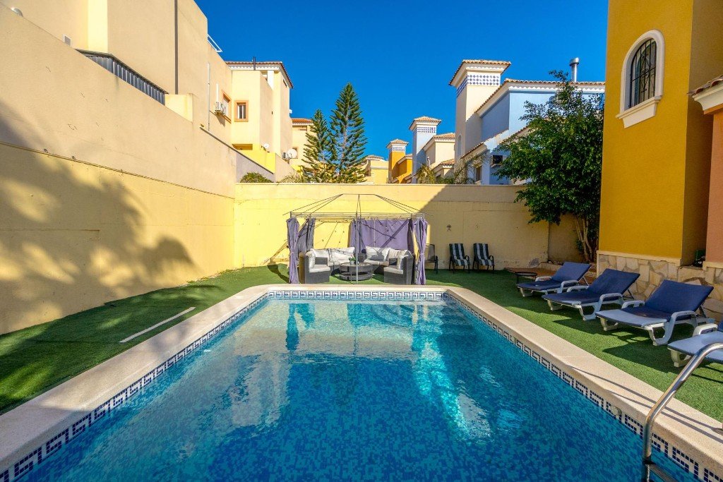 Villa in Villamartin, Alicante, Spanien 3 Schlafzimmer, 213 m2 Nr. 145314