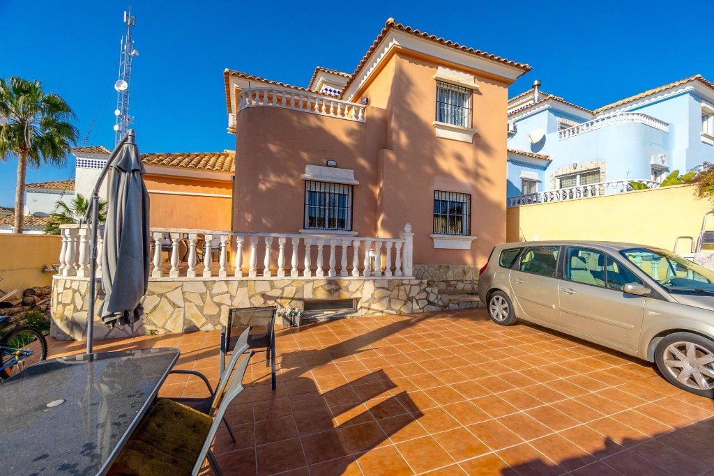 Villa in Villamartin, Alicante, Spanien 3 Schlafzimmer, 213 m2 Nr. 145314