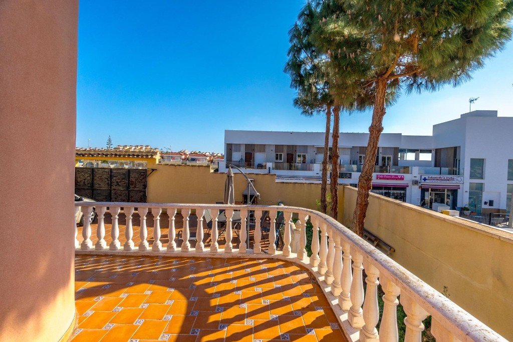 Villa in Villamartin, Alicante, Spanien 3 Schlafzimmer, 213 m2 Nr. 145314