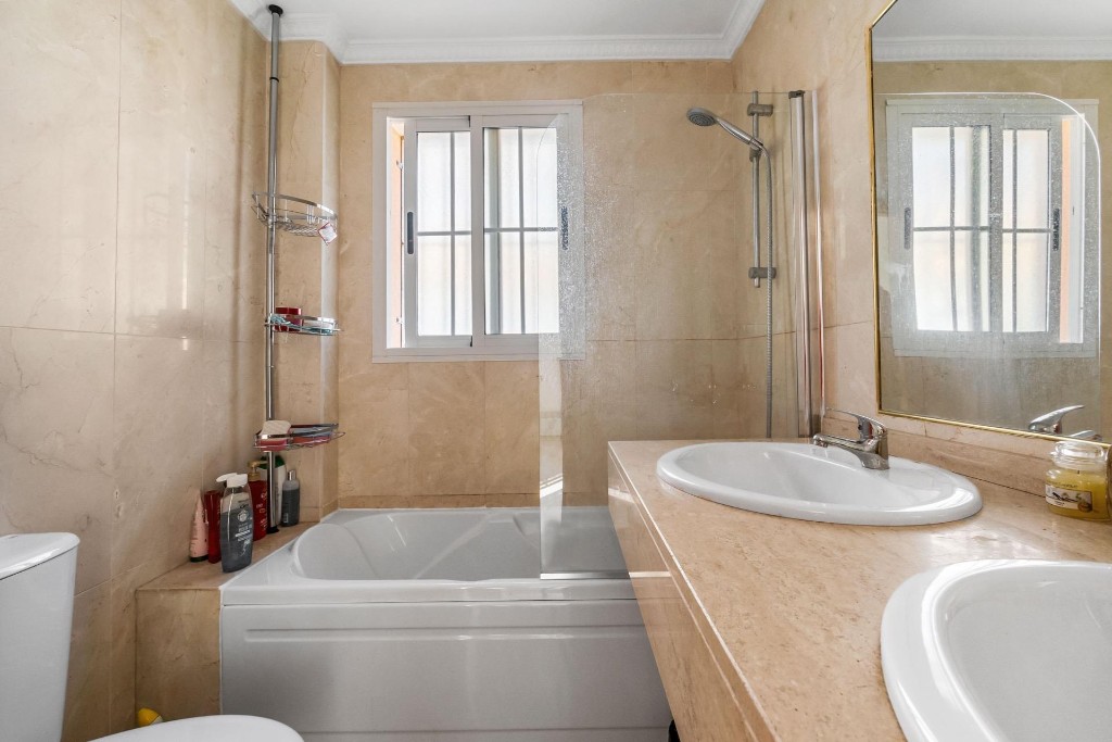 Villa in Villamartin, Alicante, Spanien 3 Schlafzimmer, 213 m2 Nr. 145314