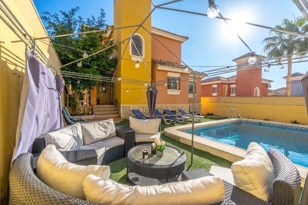 Villa in Villamartin, Alicante, Spanien 3 Schlafzimmer, 213 m2 Nr. 145314