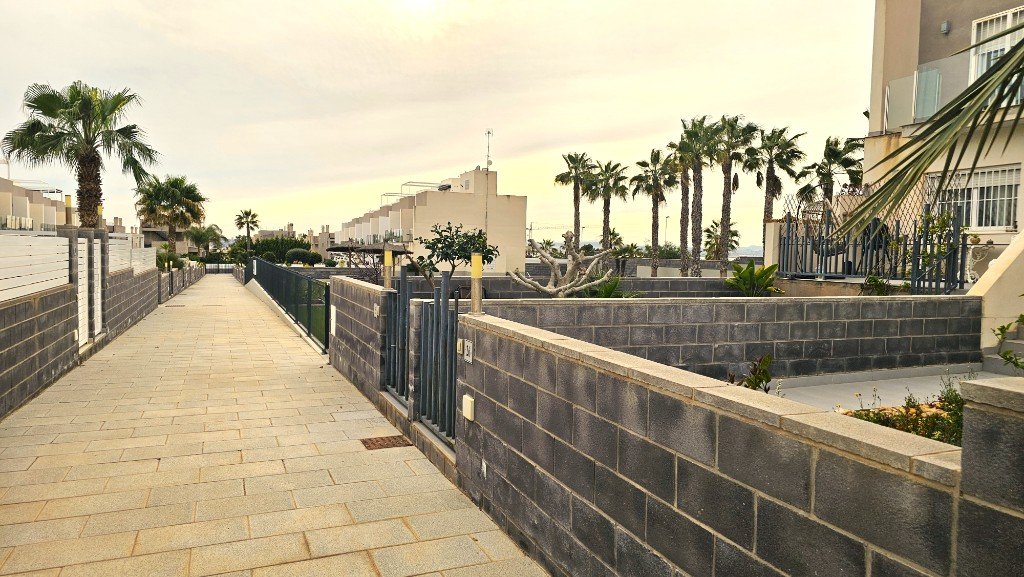 Townhouse in Torrevieja, Alicante, Spanien 2 Schlafzimmer, 115 m2 Nr. 145312
