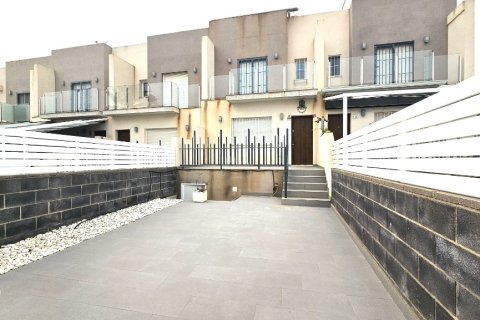 Radhus i Torrevieja, Alicante, Spanien 2 sovrum, 115 kvm. Nr. 145312