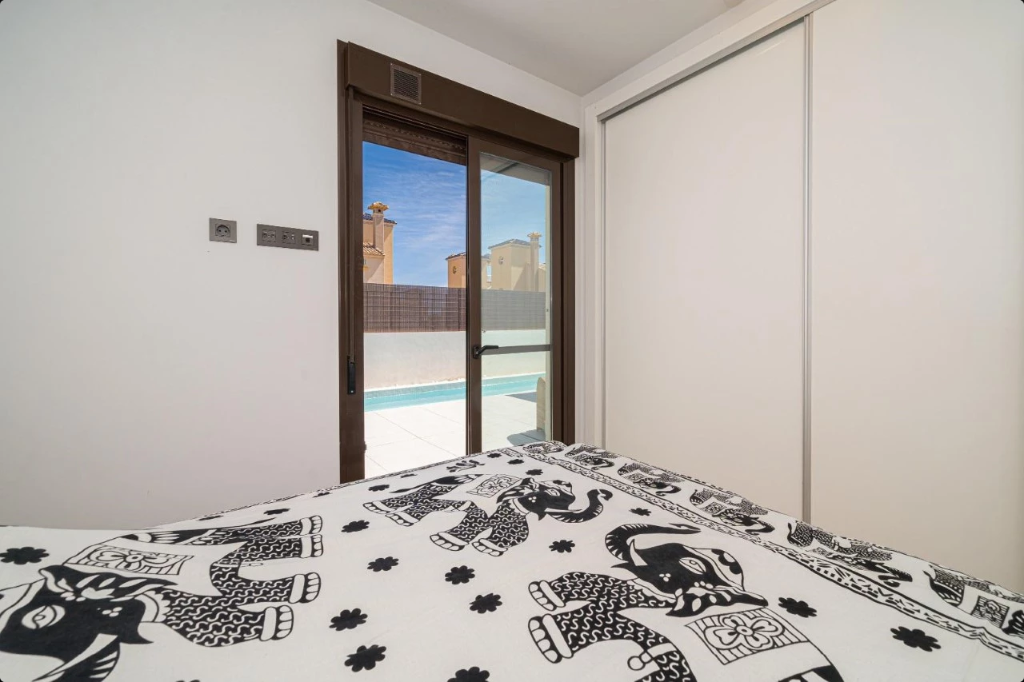 Casa adosada en Alicante, España 3 dormitorios, 83 m2 No. 145317