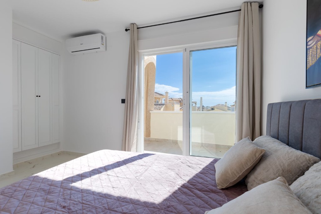 Villa in Alicante, Spanien 5 Schlafzimmer, 150 m2 Nr. 145316