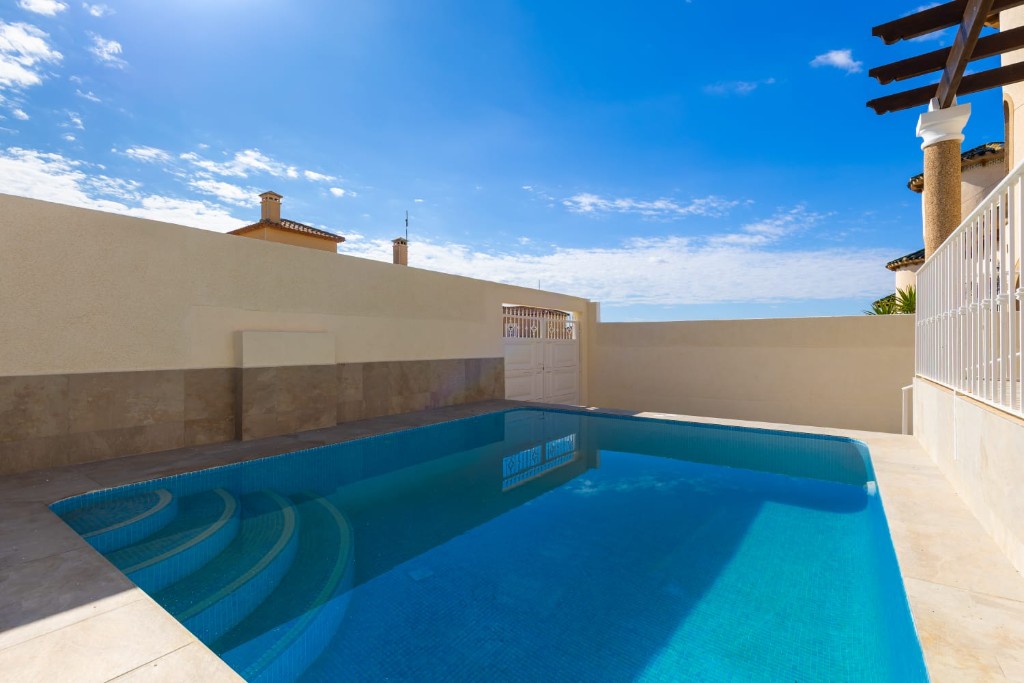 Villa in Alicante, Spanien 5 Schlafzimmer, 150 m2 Nr. 145316