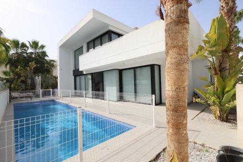 Villa en Ciudad Quesada, Alicante, España 3 dormitorios, 191 m2 No. 145313