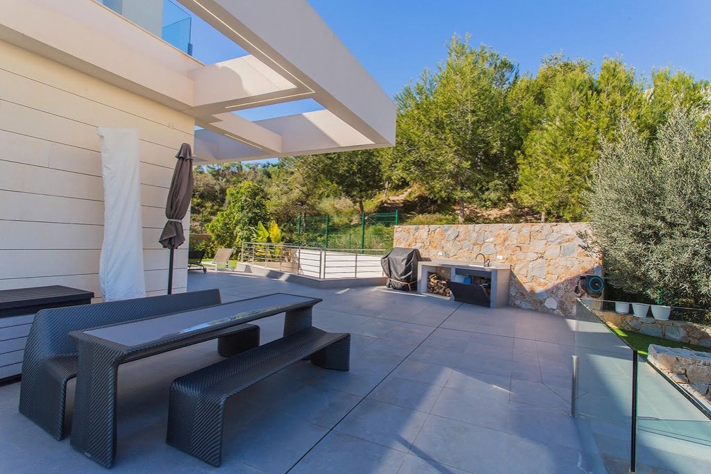 Villa in Campoamor, Alicante, Spain 6 bedrooms, 450 sq.m. No. 145318
