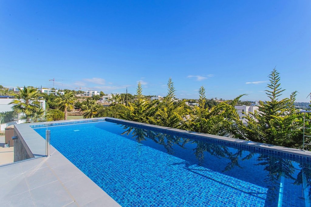 Villa in Campoamor, Alicante, Spain 6 bedrooms, 450 sq.m. No. 145318