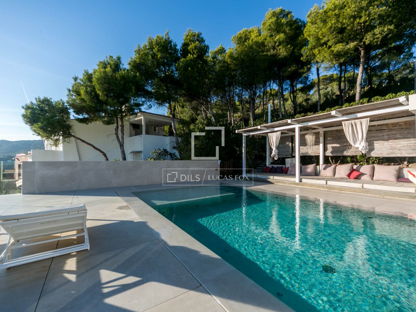 Villa in Castelldefels, Barcelona, Spain 6 bedrooms, 400 sq.m. No. 150350