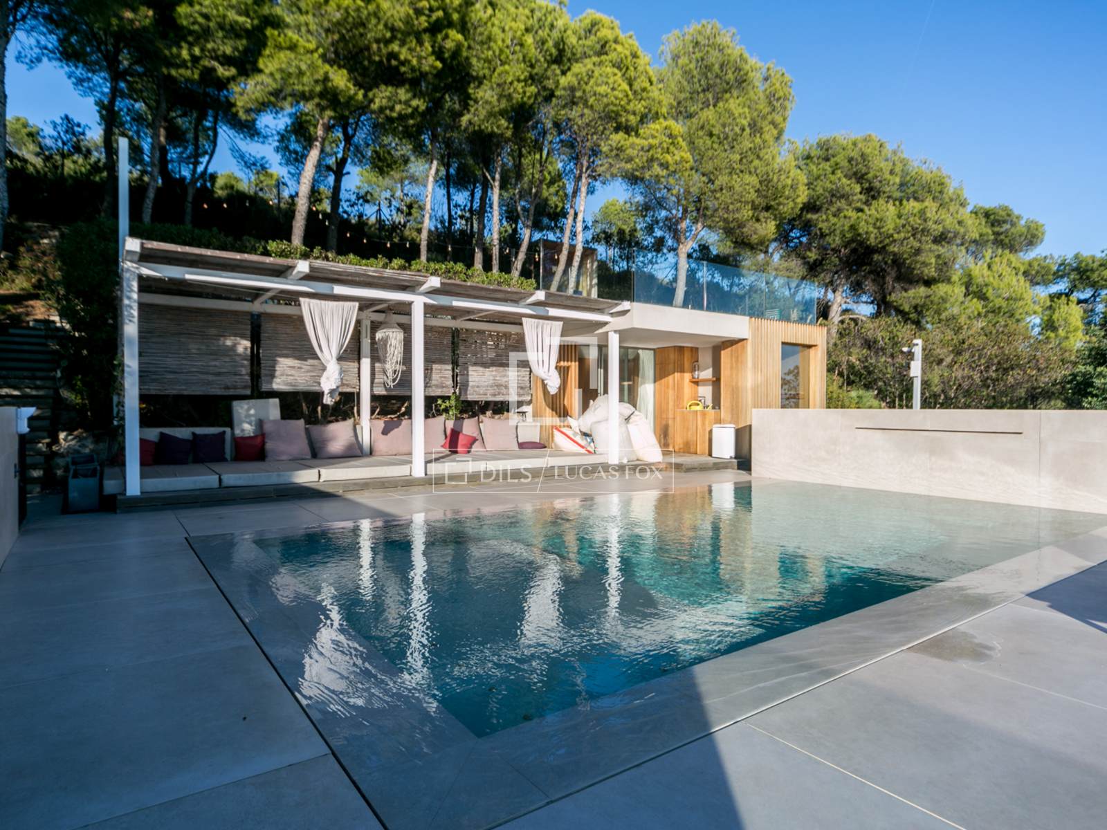 Villa in Castelldefels, Barcelona, Spain 6 bedrooms, 400 sq.m. No. 150350