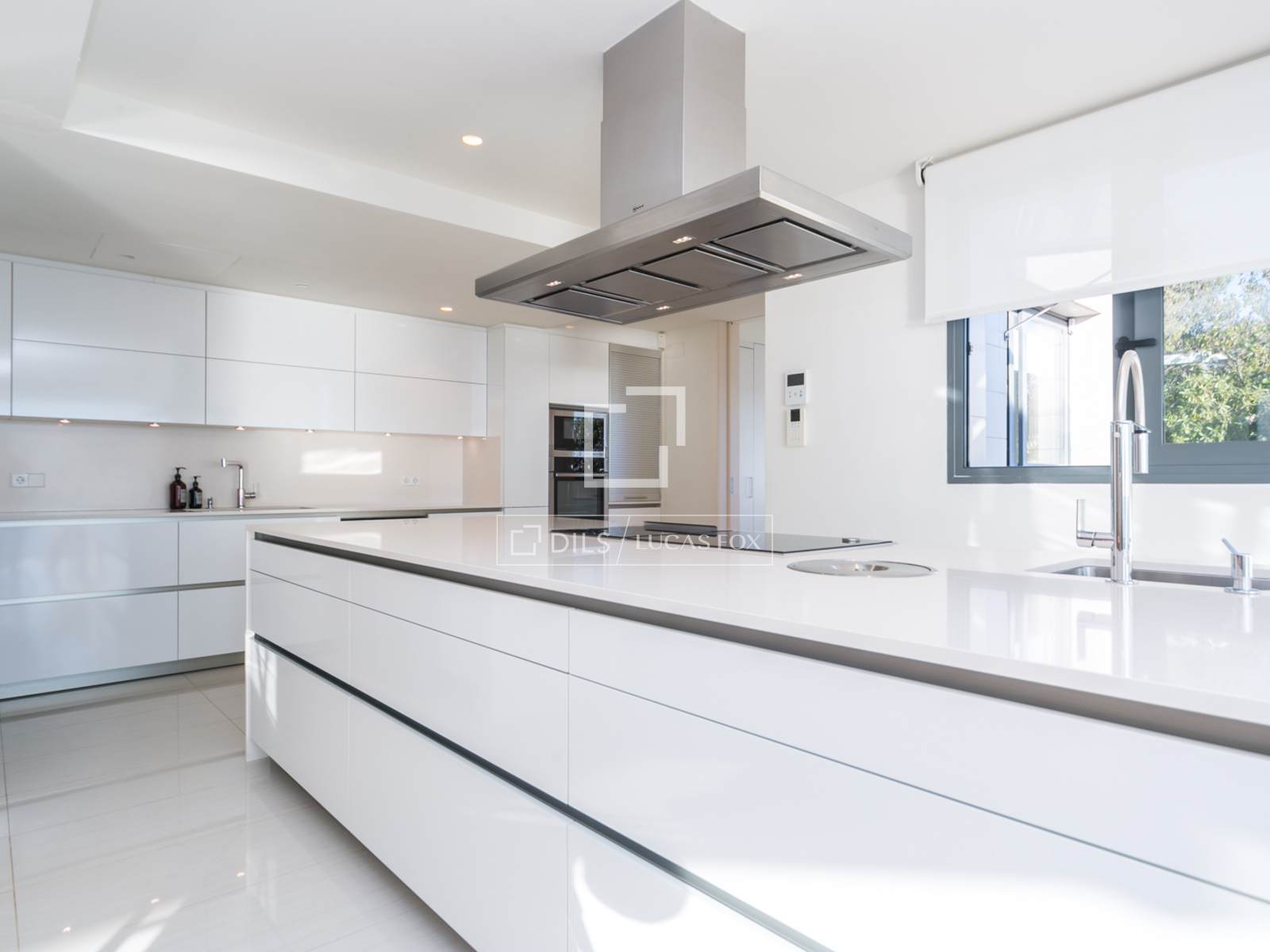 Villa in Castelldefels, Barcelona, Spain 6 bedrooms, 400 sq.m. No. 150350