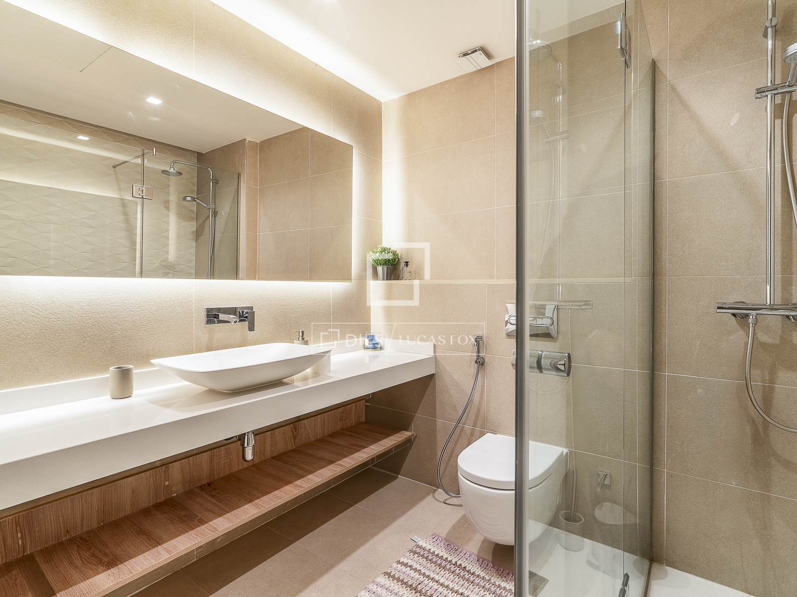 Huoneisto Barcelona, Espanja 4 makuuhuonetta, 169 m2 No. 161403