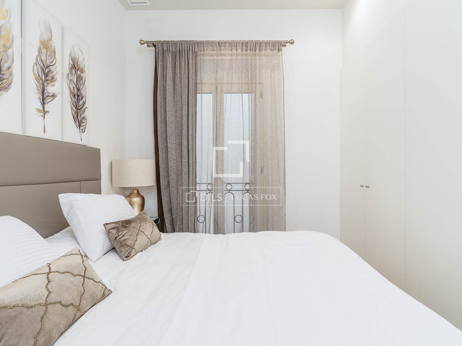 Huoneisto Barcelona, Espanja 4 makuuhuonetta, 169 m2 No. 161403
