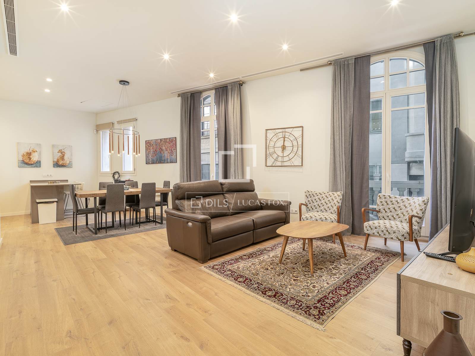Huoneisto Barcelona, Espanja 4 makuuhuonetta, 169 m2 No. 161403