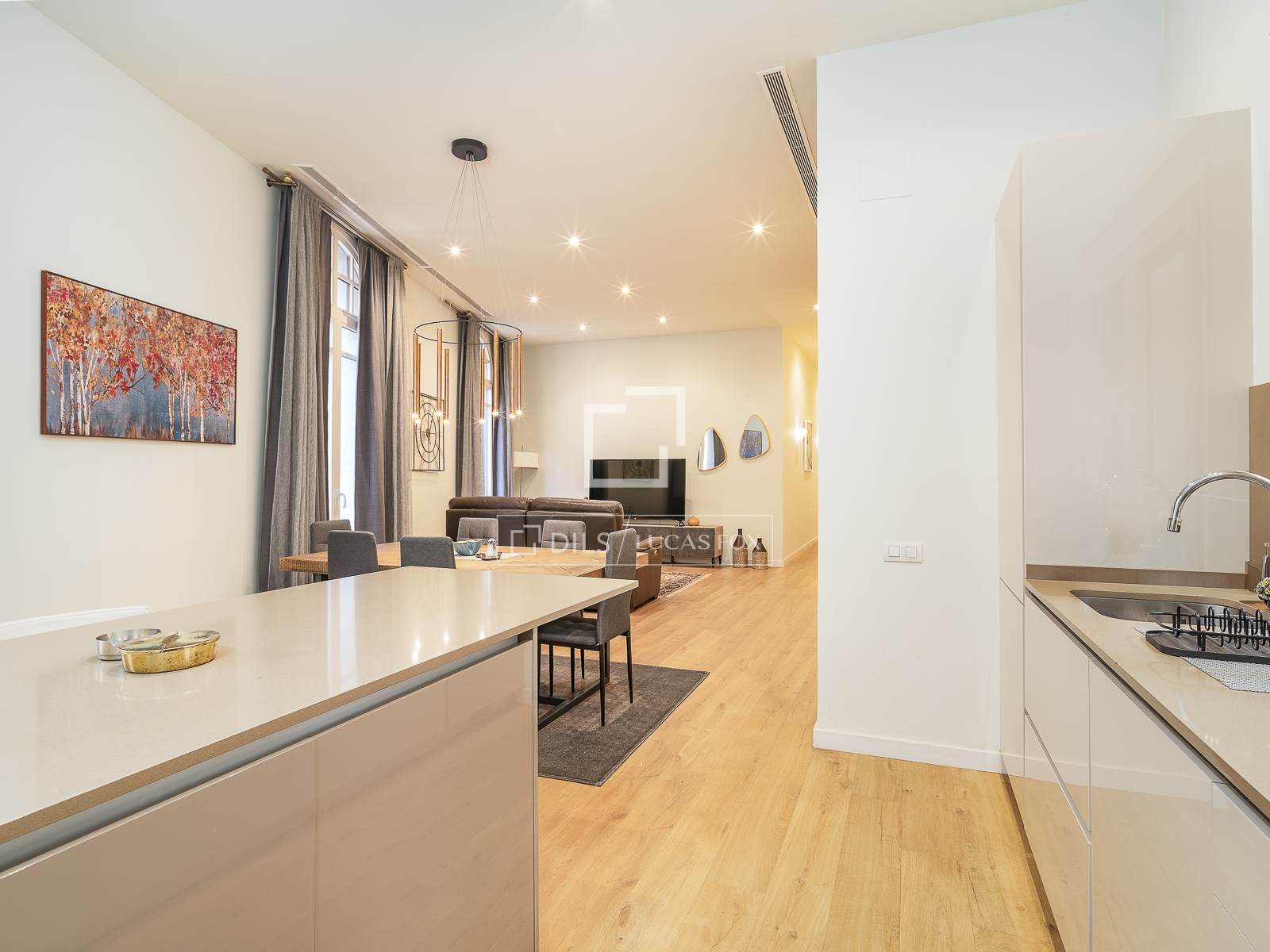 Huoneisto Barcelona, Espanja 4 makuuhuonetta, 169 m2 No. 161403