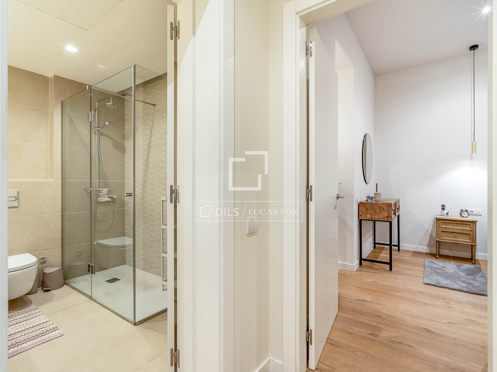 Huoneisto Barcelona, Espanja 4 makuuhuonetta, 169 m2 No. 161403