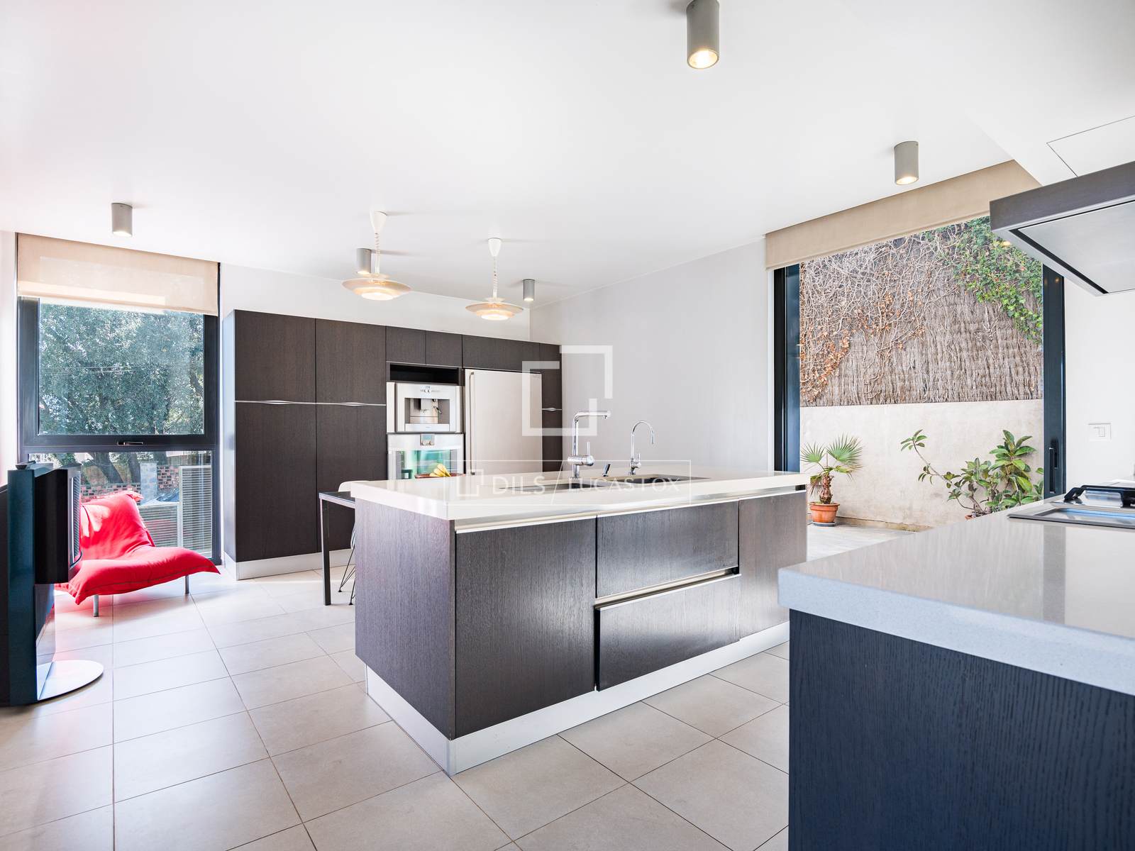 Villa en Sant Cugat del Vallès, Barcelona, España 6 dormitorios, 447 m2 No. 161399