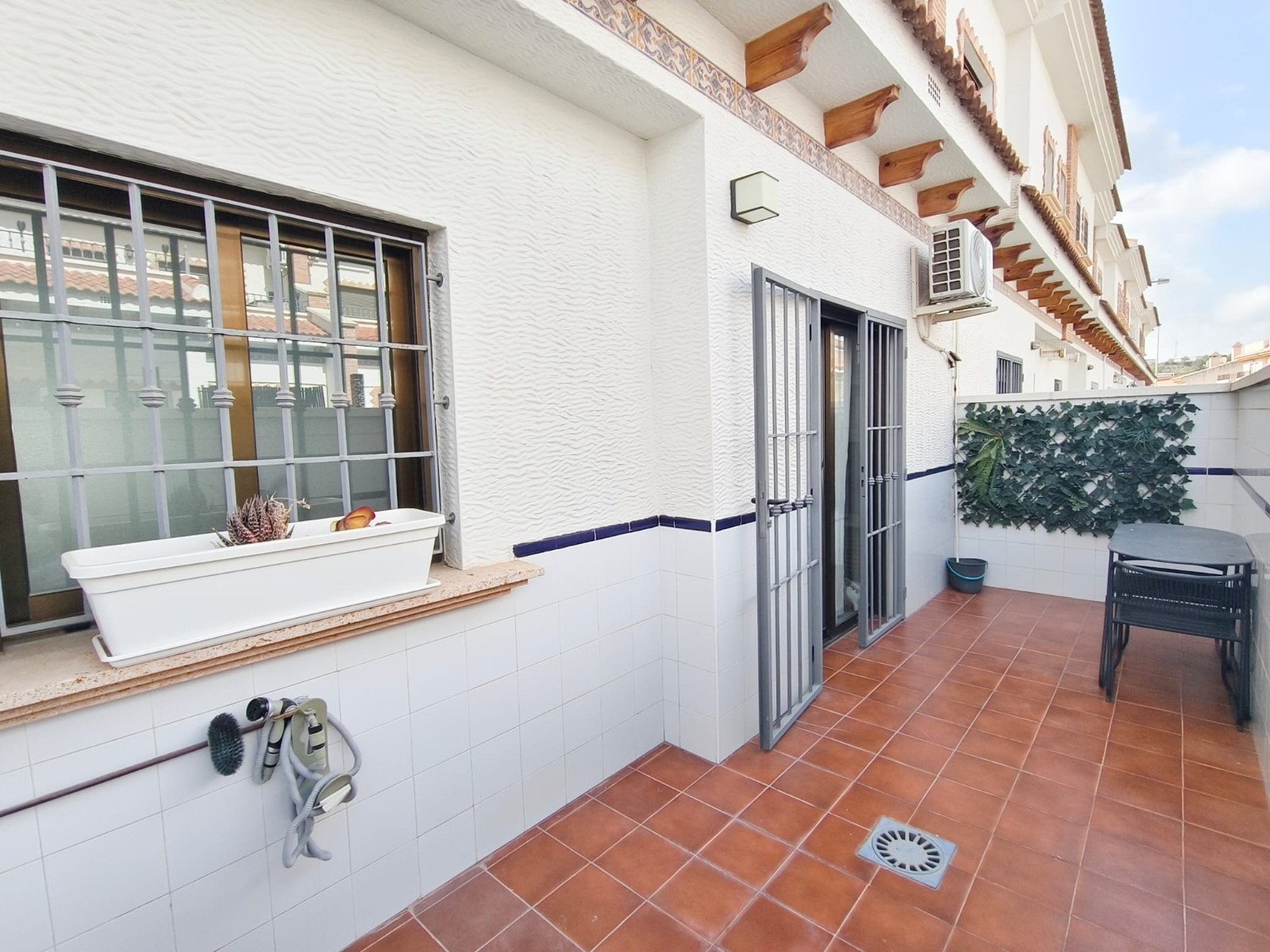 Radhus i San Miguel de Salinas, Alicante, Spanien 3 sovrum, 102 kvm. Nr. 190216
