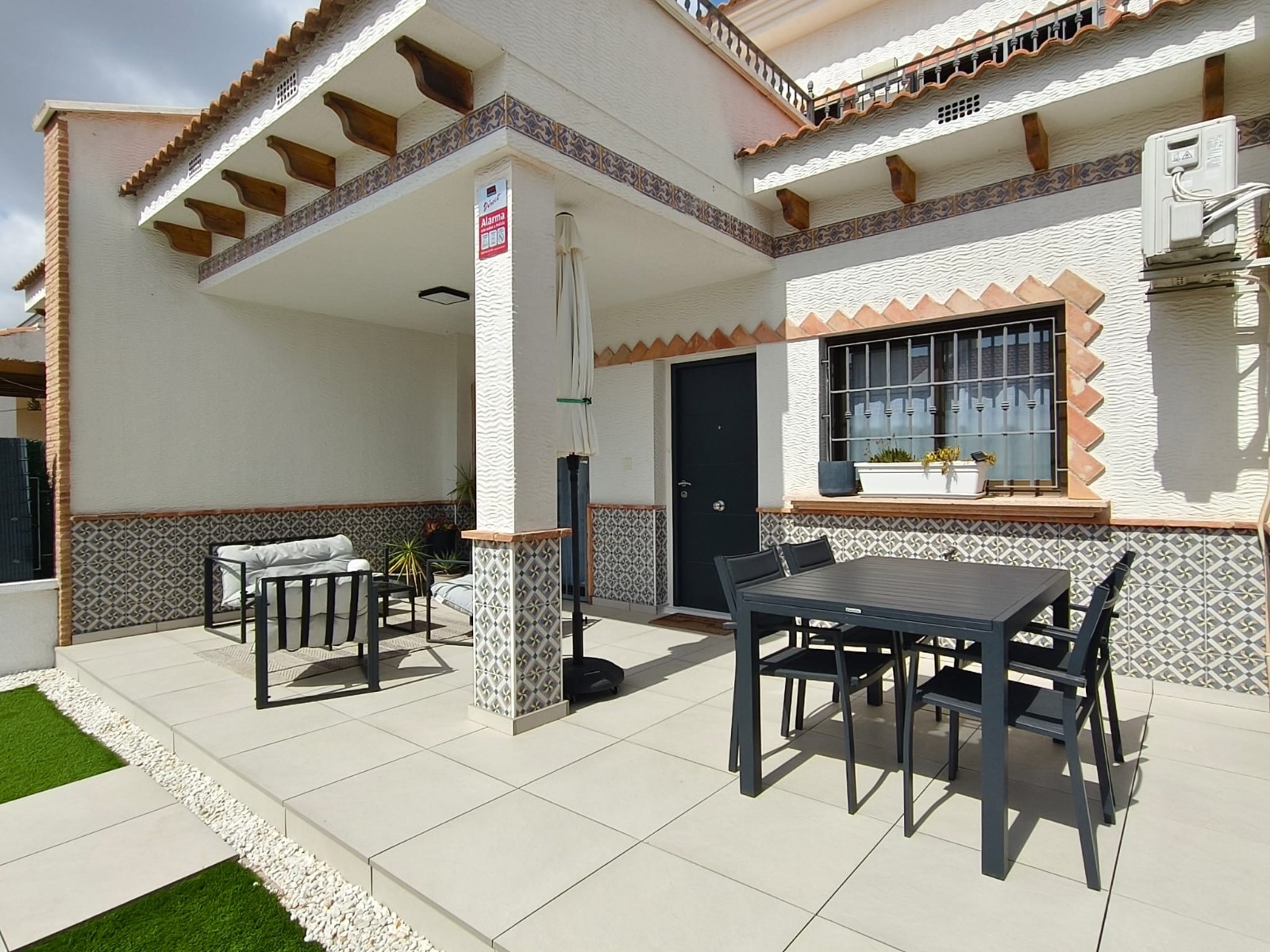 Radhus i San Miguel de Salinas, Alicante, Spanien 3 sovrum, 102 kvm. Nr. 190216
