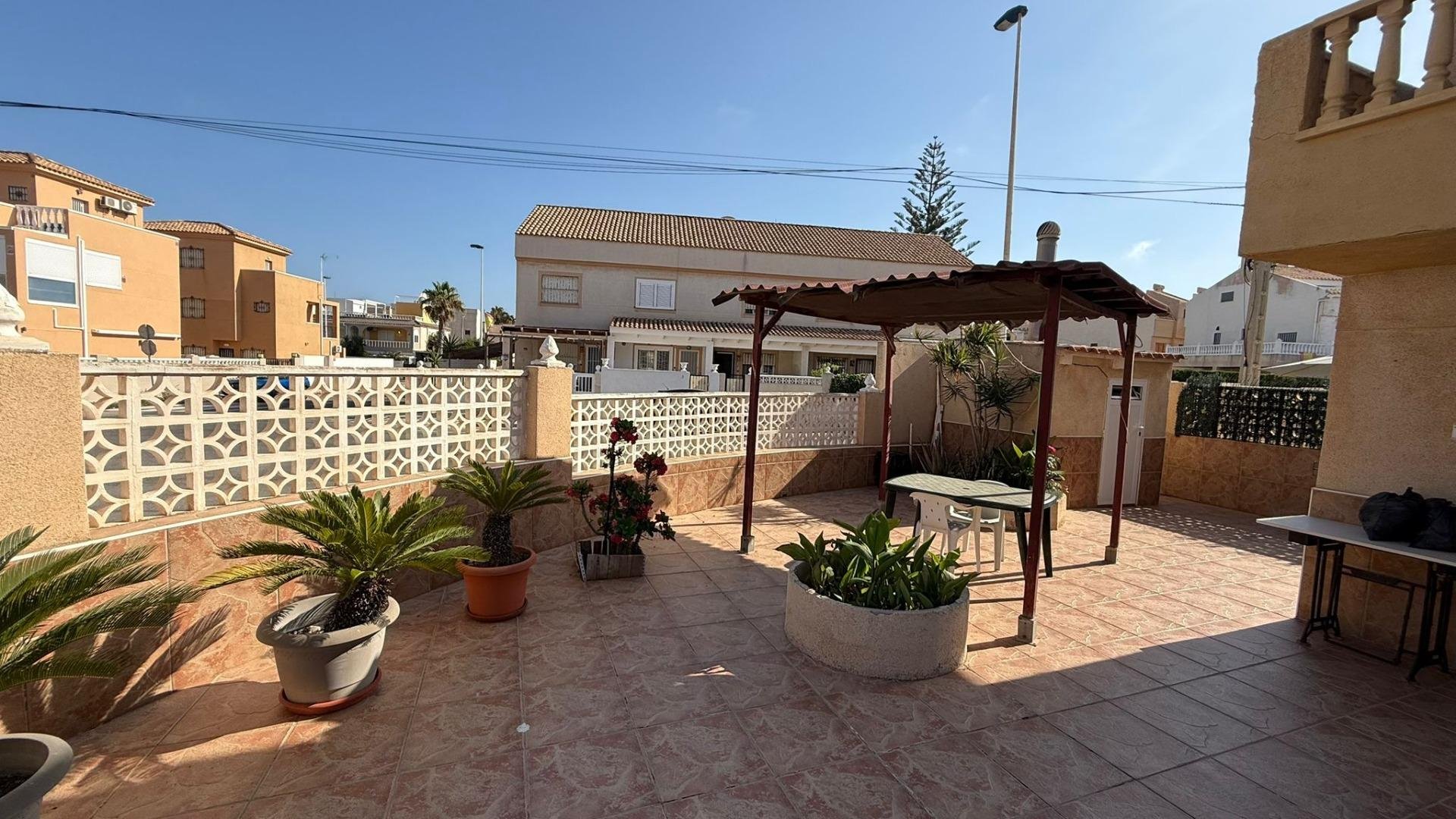 Townhouse à Torrevieja, Alicante, Espagne 3 chambres, 267 m2 No. 190170