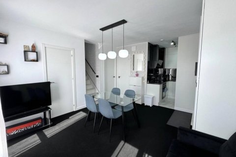 Townhouse in Torrevieja, Alicante, Spain 3 bedrooms, 82 sq.m. No. 190169
