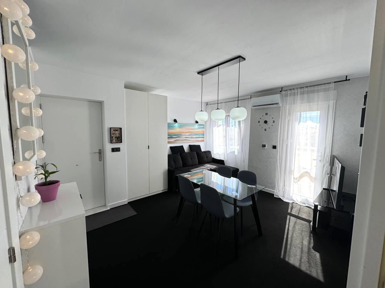 Townhouse in Torrevieja, Alicante, Spain 3 bedrooms, 82 sq.m. No. 190169