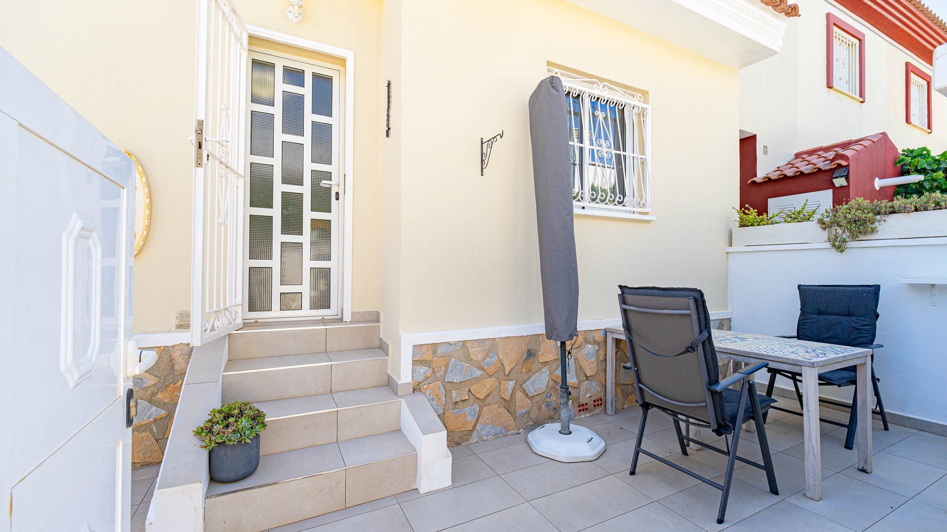 Kaupunkipientalo Alicante, Espanja 3 makuuhuonetta, 126 m2 No. 190214
