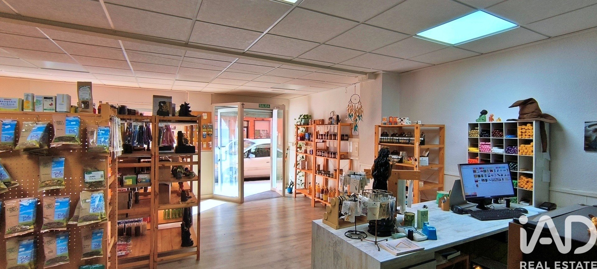 Commercial property in Elche, Alicante, Spain 100 sq.m. No. 187715