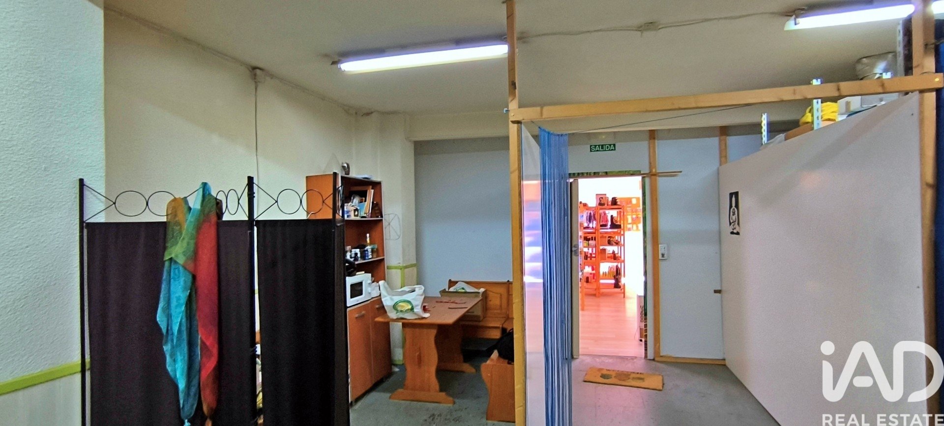 Commercial property in Elche, Alicante, Spain 100 sq.m. No. 187715