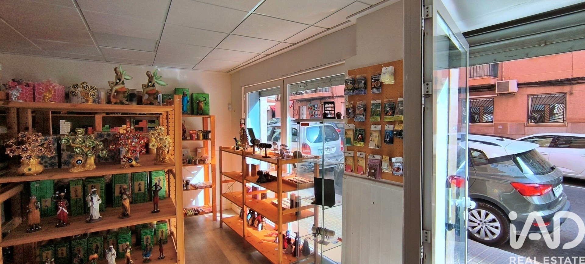 Commercial property in Elche, Alicante, Spain 100 sq.m. No. 187715