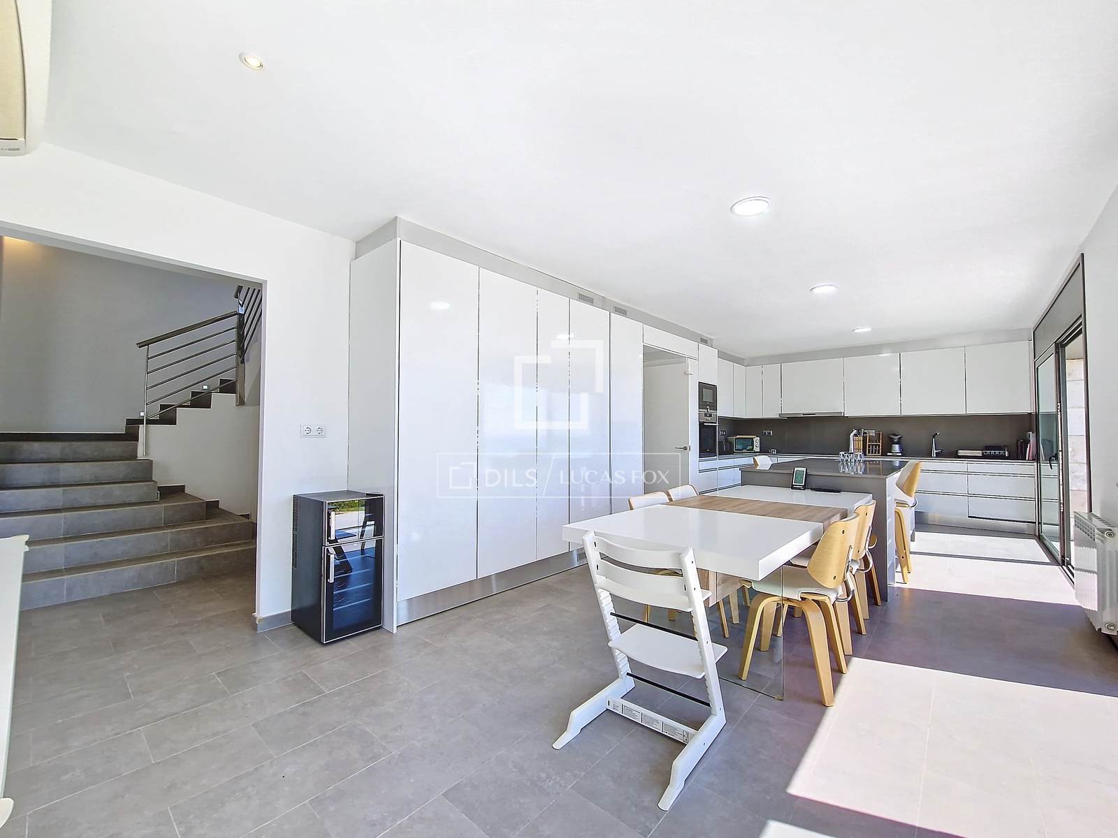 Villa a Vilanova i la Geltru, Barcelona, Spagna 5 camere da letto, 306 mq. N° 151031