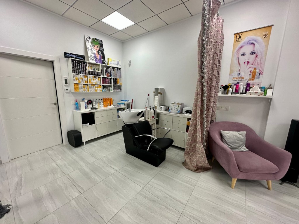 Commercial property à La Zenia, Alicante, Espagne 100 m2 No. 137564
