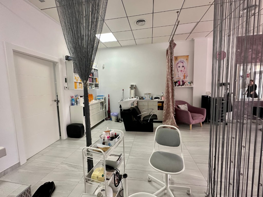 Commercial property à La Zenia, Alicante, Espagne 100 m2 No. 137564