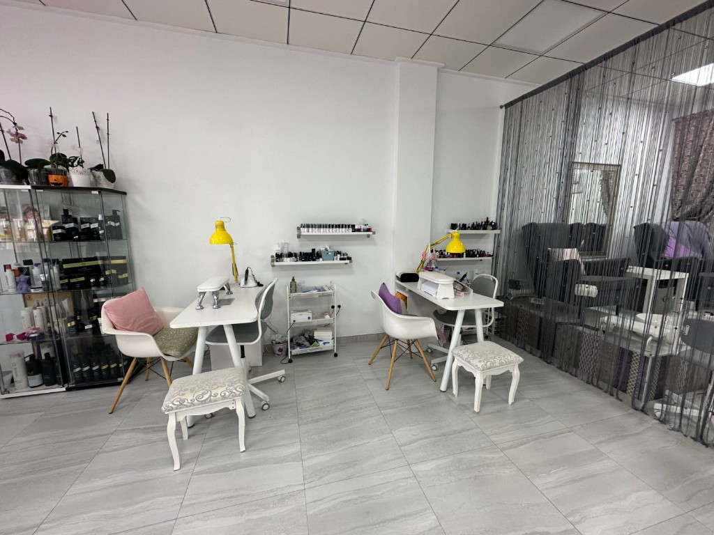 Commercial property à La Zenia, Alicante, Espagne 100 m2 No. 137564