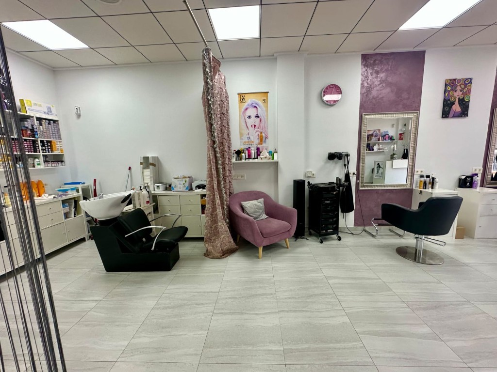 Commercial property à La Zenia, Alicante, Espagne 100 m2 No. 137564