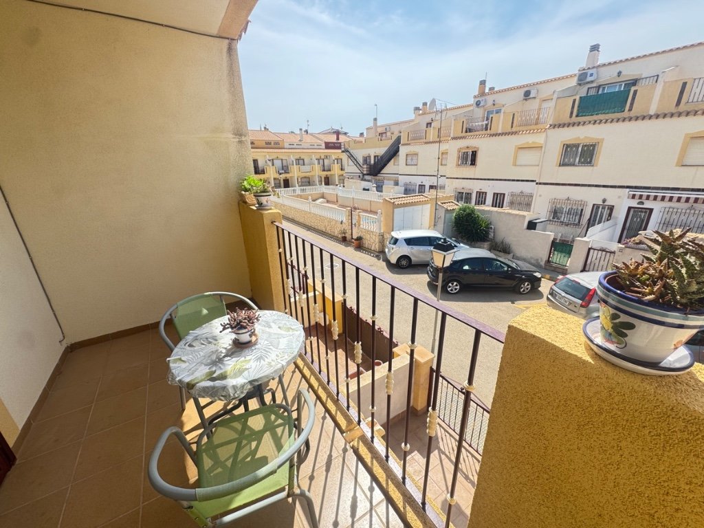 Casa adosada en Alicante, España 3 dormitorios, 80 m2 No. 145354