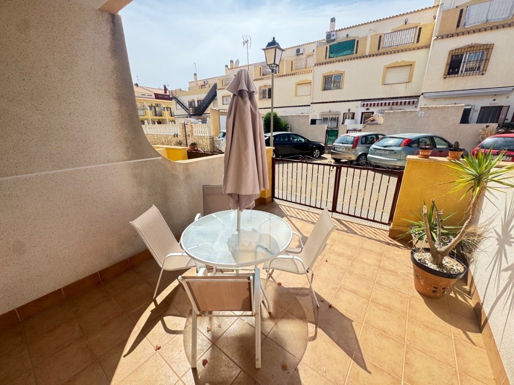 Casa adosada en Alicante, España 3 dormitorios, 80 m2 No. 145354