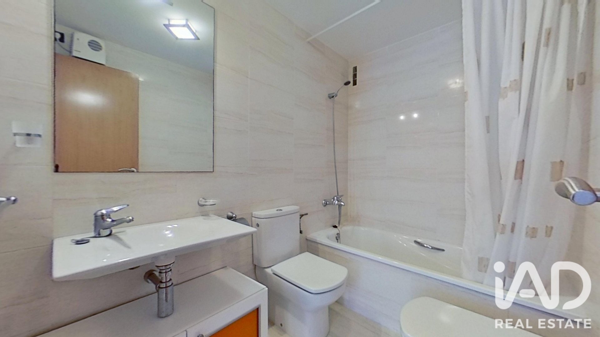 Apartamento en Torredembarra, Tarragona, España 2 dormitorios, 77 m2 No. 194330
