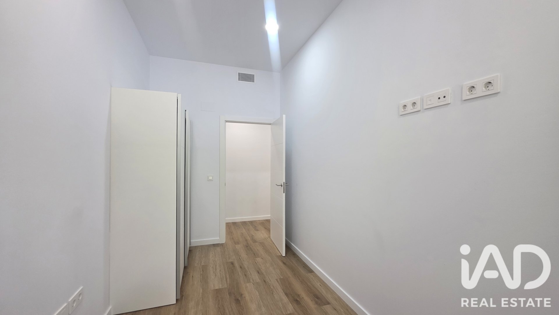 Apartment à Girona, Espagne 3 chambres, 152 m2 No. 194331