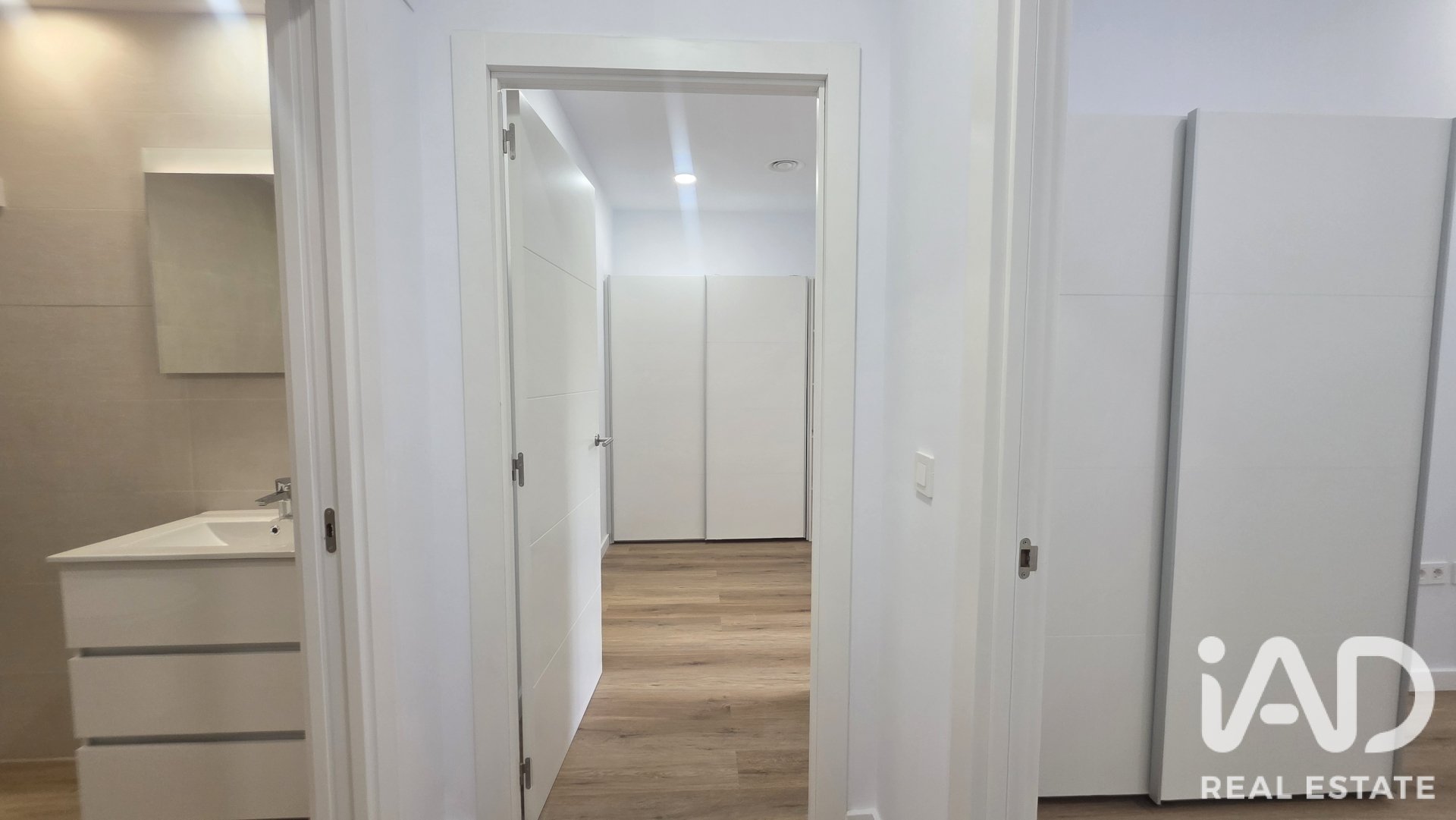 Apartment à Girona, Espagne 3 chambres, 152 m2 No. 194331